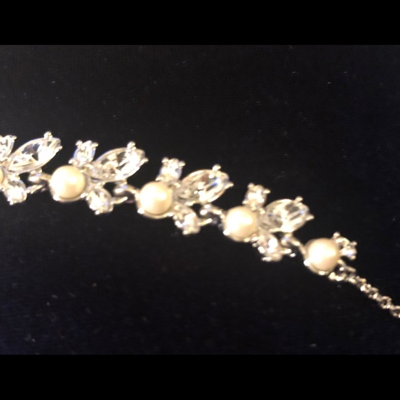 Carolee crystal and faux-pearl necklace - Picture 3 of 4